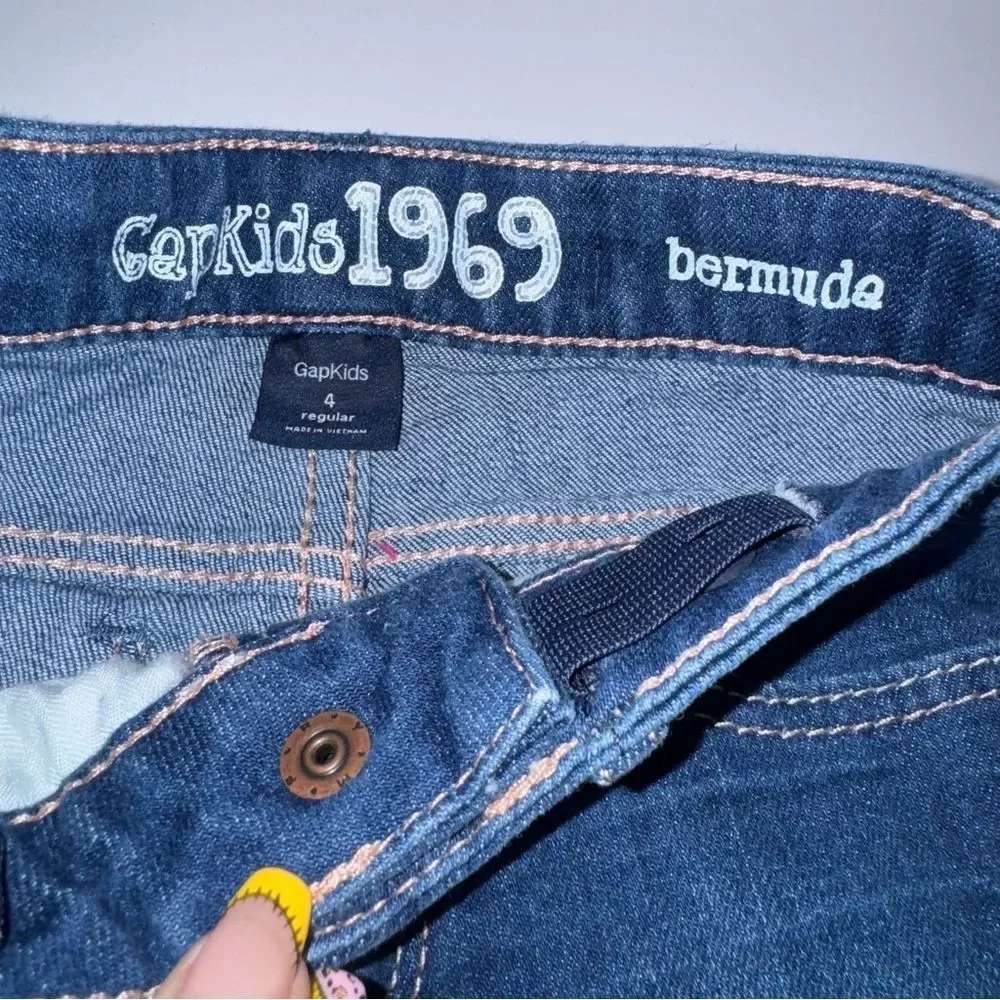 GAP Kids 1969 size 4 Bermuda Classic Blue Jean Shorts